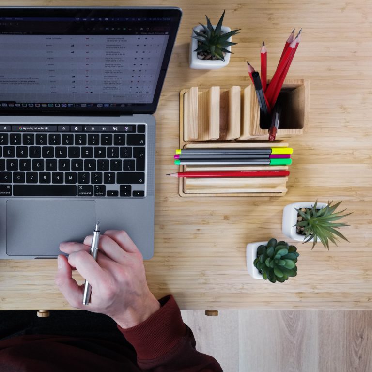 5 kroków do idealnie zorganizowanego domowego biura